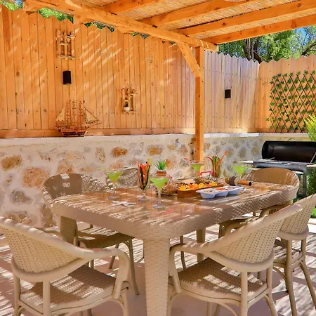 Happiness Villa