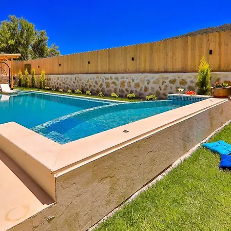 Happiness Villa *
