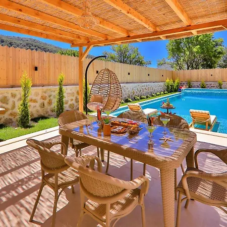 Happiness Villa *