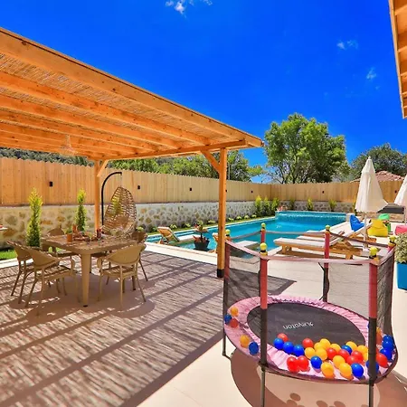 Villa Happiness *